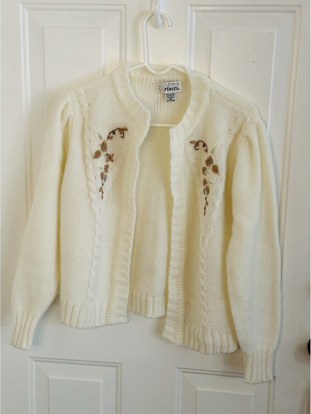 Vintage Partners (by Mervyns)  Women's Knit Cardigan Floral Embroidery Size M